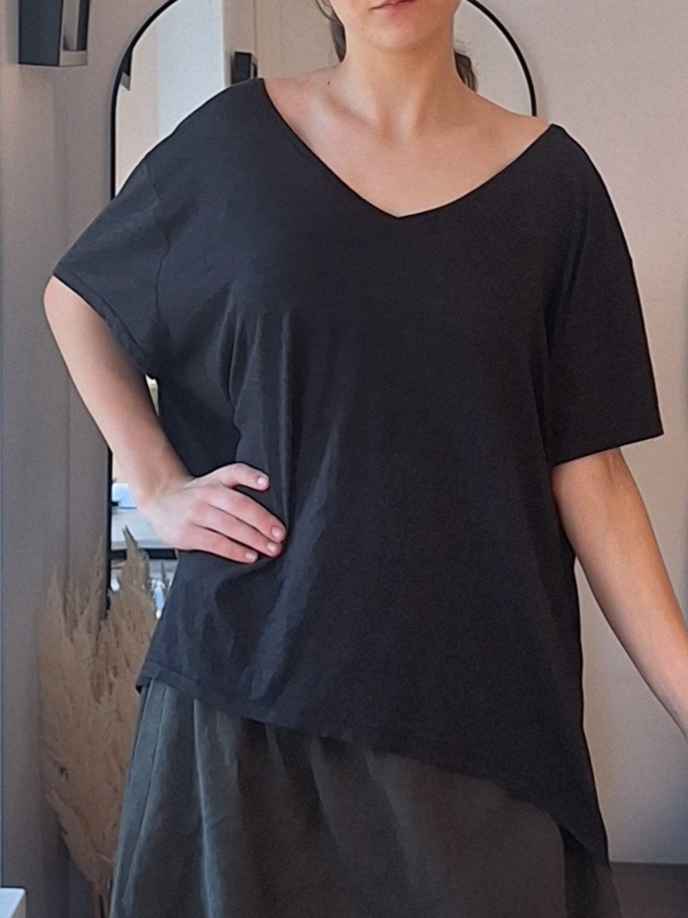 H&M Black V-Neck Short Sleeve Relaxed Tee